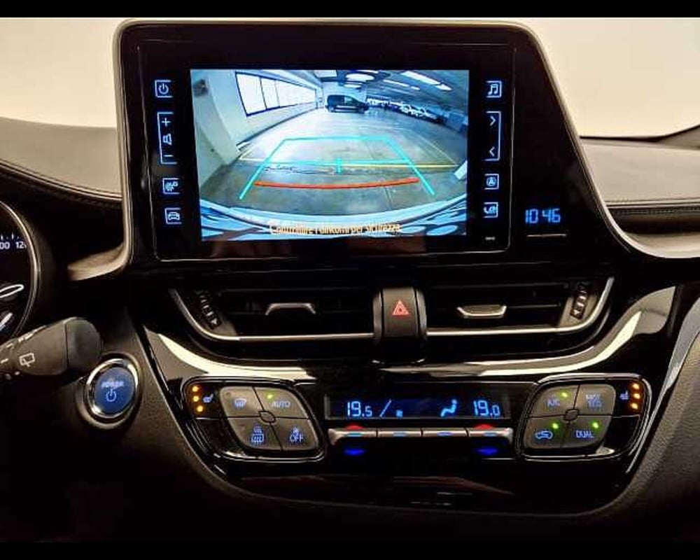 Toyota Toyota C-HR usata a Milano (9)