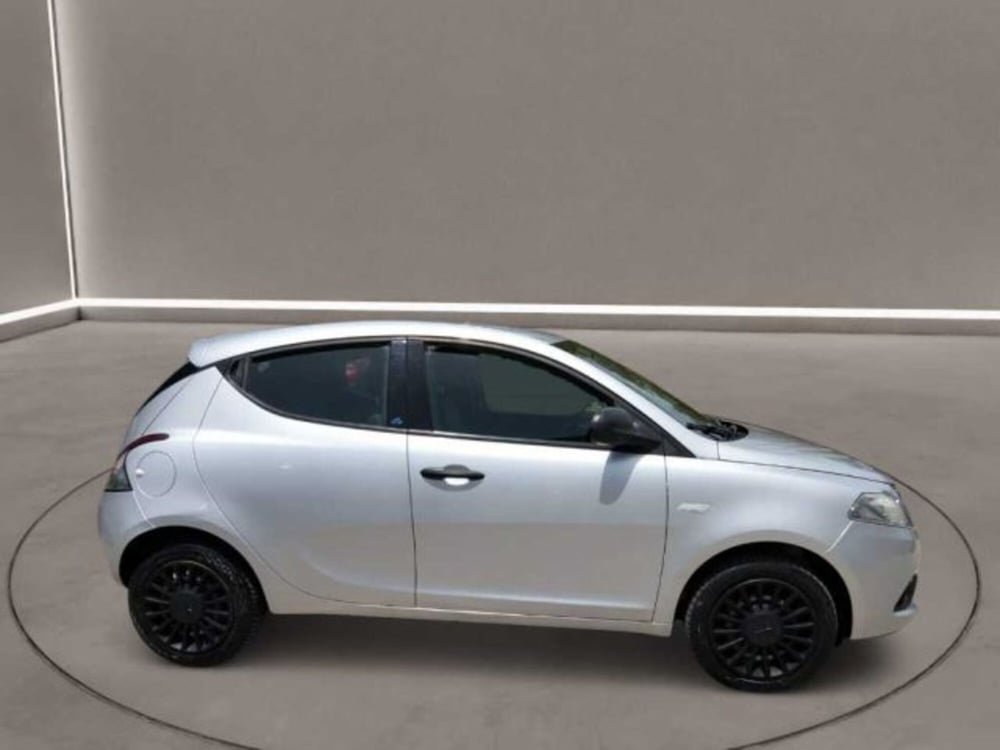 Lancia Ypsilon usata a Caltanissetta (4)