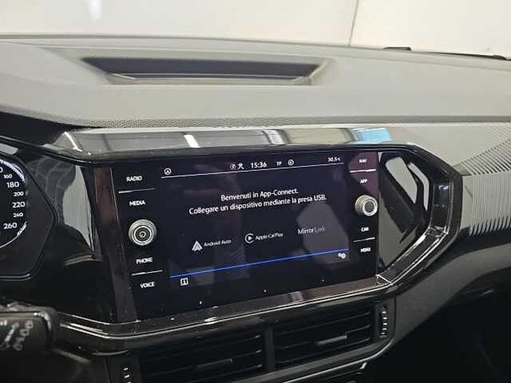 Volkswagen T-Cross usata a Lecco (16)