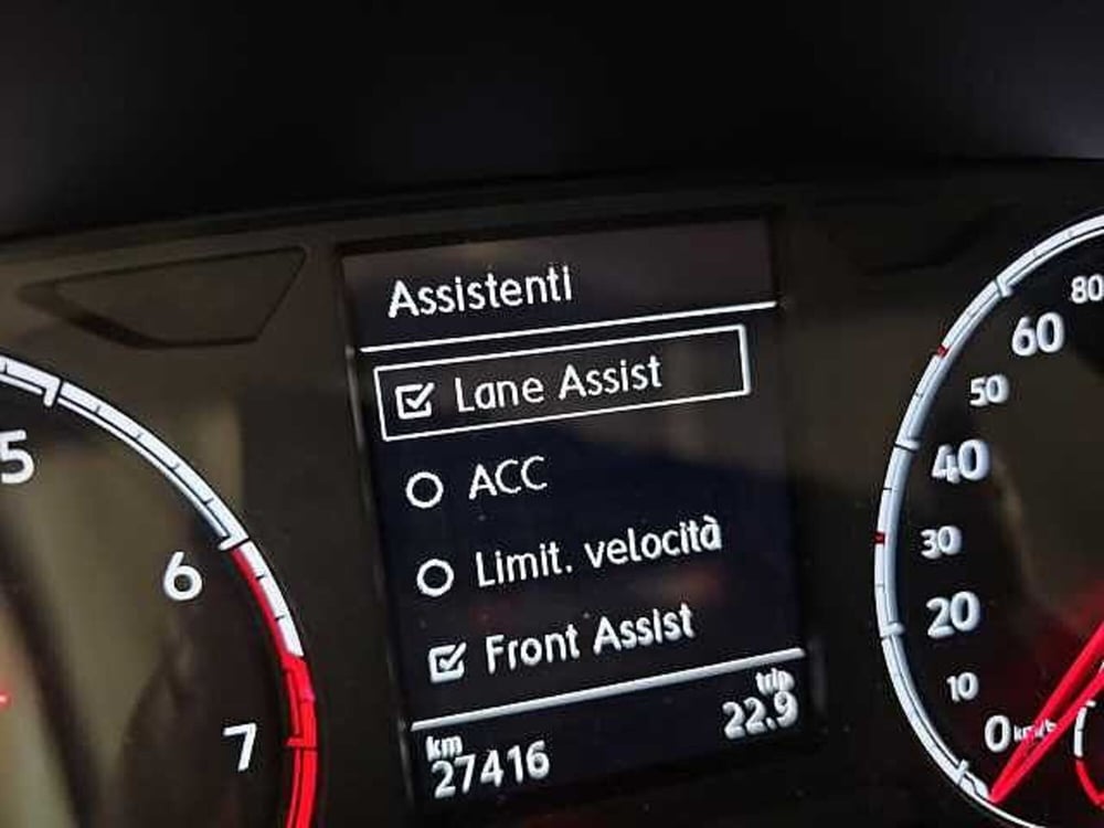 Volkswagen T-Cross usata a Lecco (18)