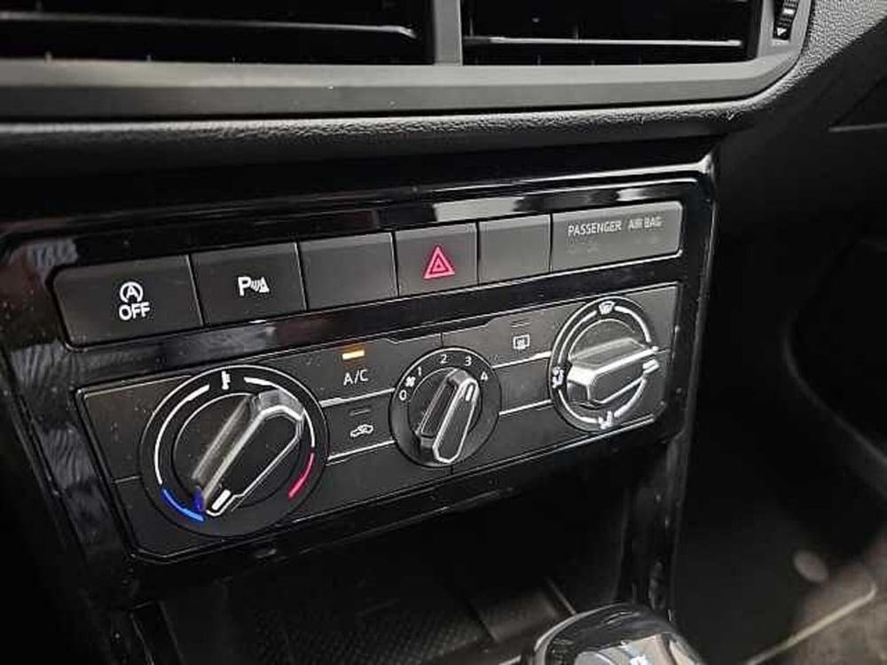 Volkswagen T-Cross usata a Lecco (19)
