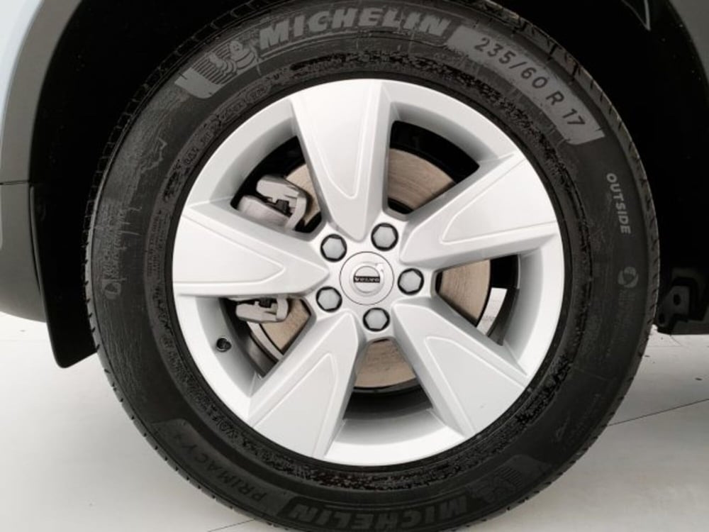 Volvo XC40 nuova a Modena (10)