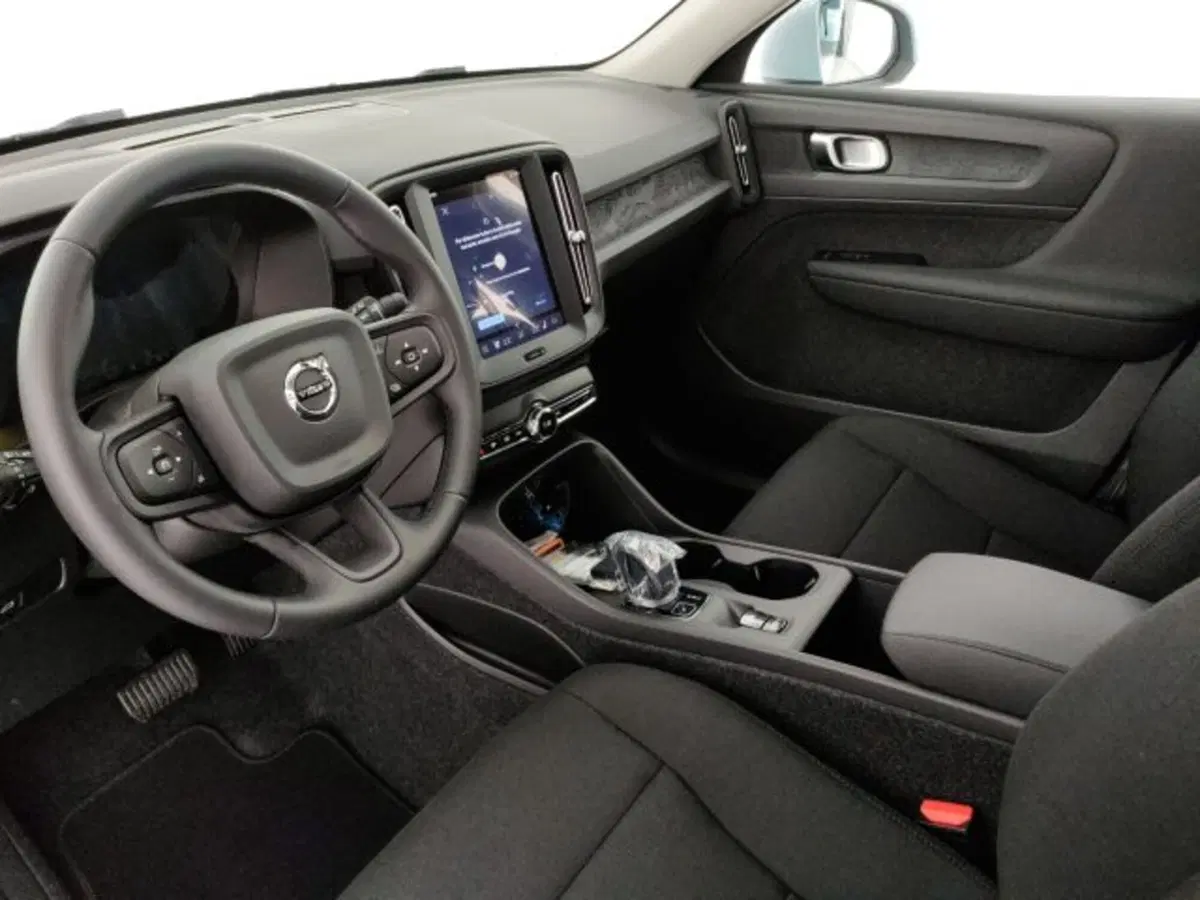 Volvo XC40 nuova a Modena (11)