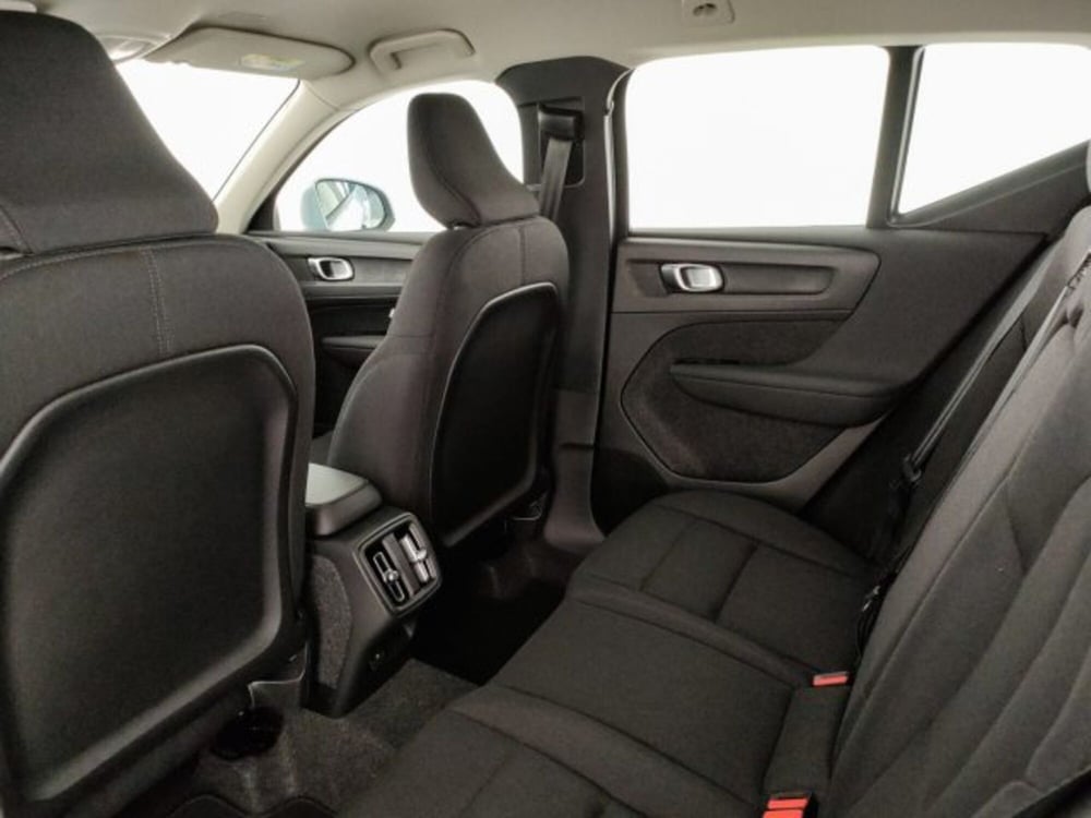 Volvo XC40 nuova a Modena (12)