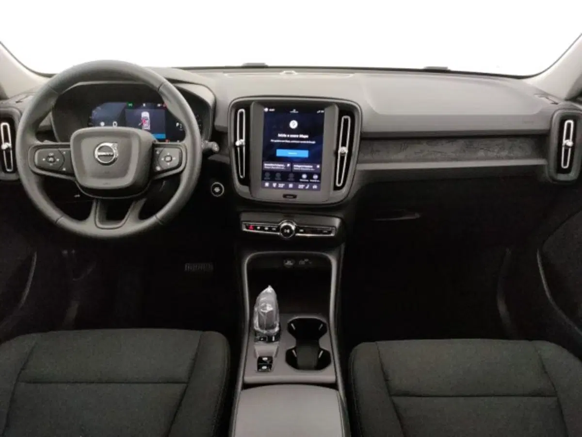 Volvo XC40 nuova a Modena (15)