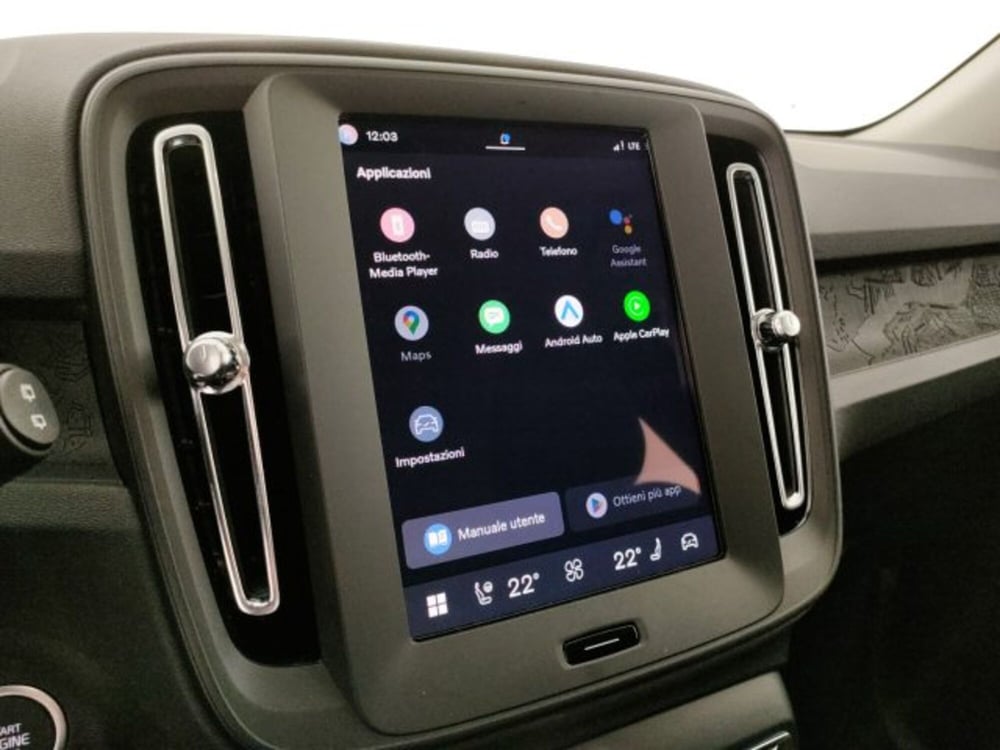 Volvo XC40 nuova a Modena (17)