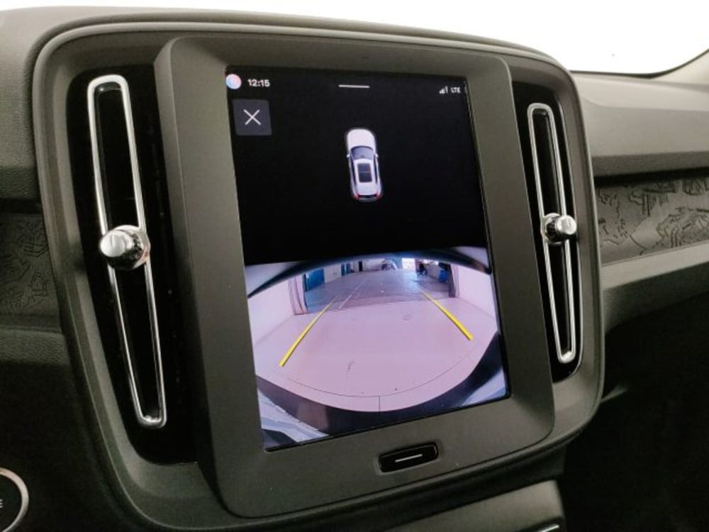 Volvo XC40 nuova a Modena (19)