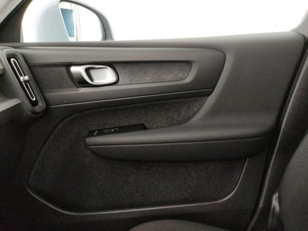 Volvo XC40 nuova a Modena (20)