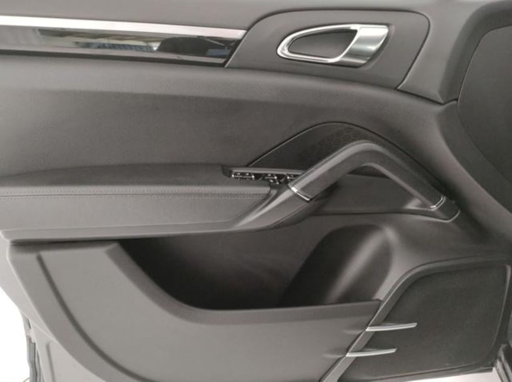 Porsche Cayenne usata a Modena (11)
