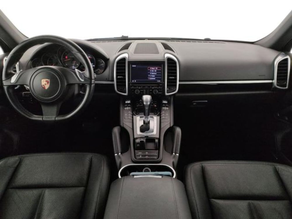 Porsche Cayenne usata a Modena (15)