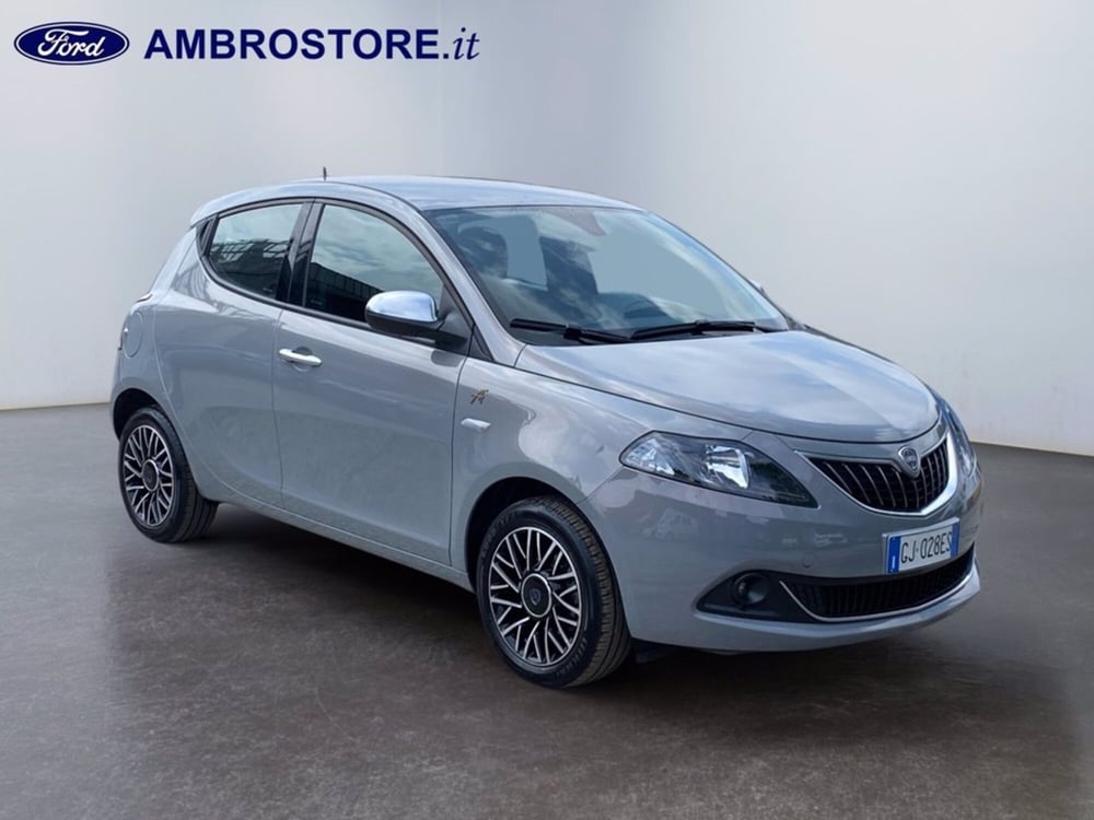 Lancia Ypsilon usata a Milano (3)