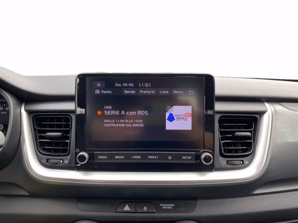 Kia Stonic usata a Milano (14)