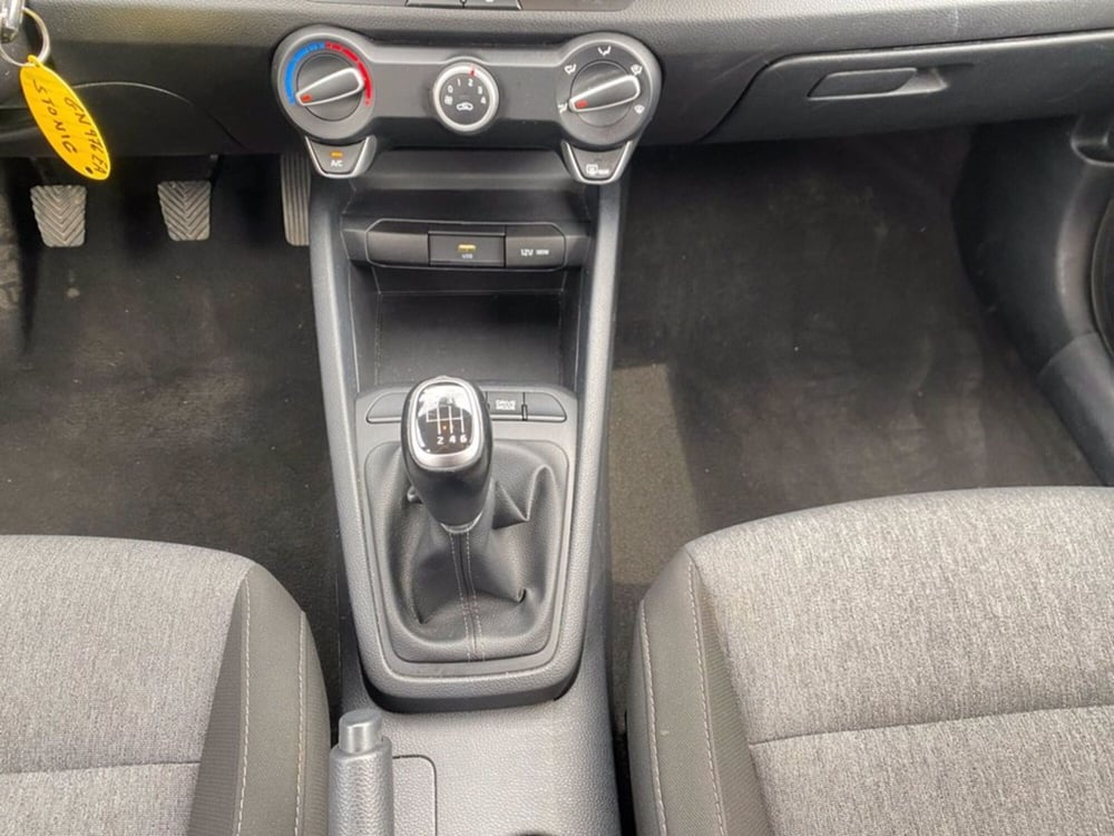 Kia Stonic usata a Milano (15)