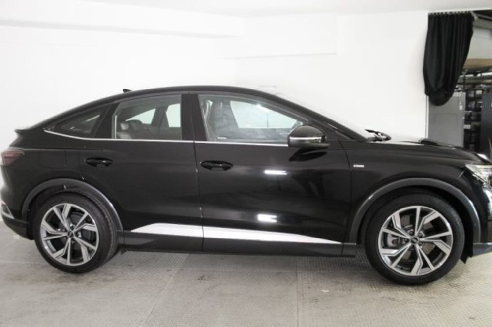 Audi Q4 Sportback usata a Novara (2)