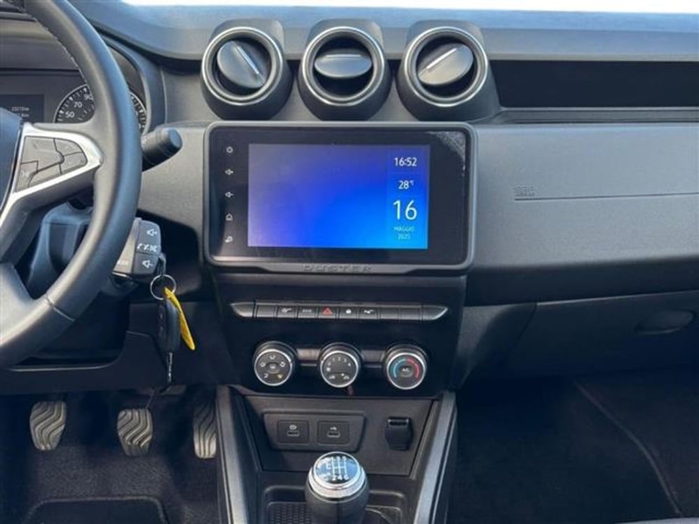 Dacia Duster usata a Livorno (11)