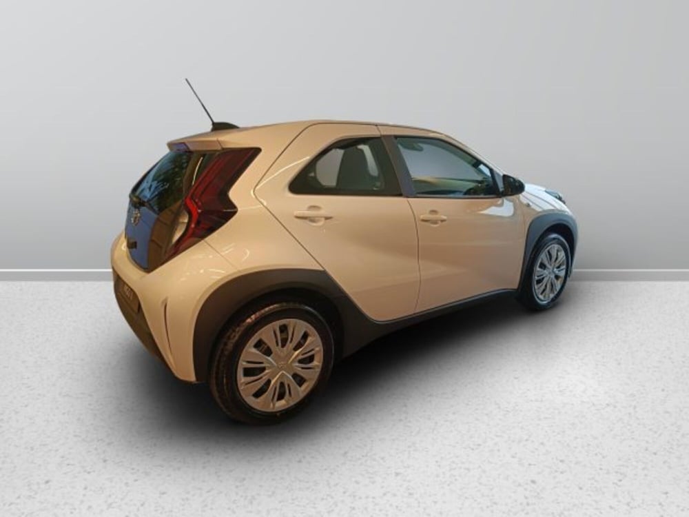 Toyota Aygo X nuova a Teramo (3)