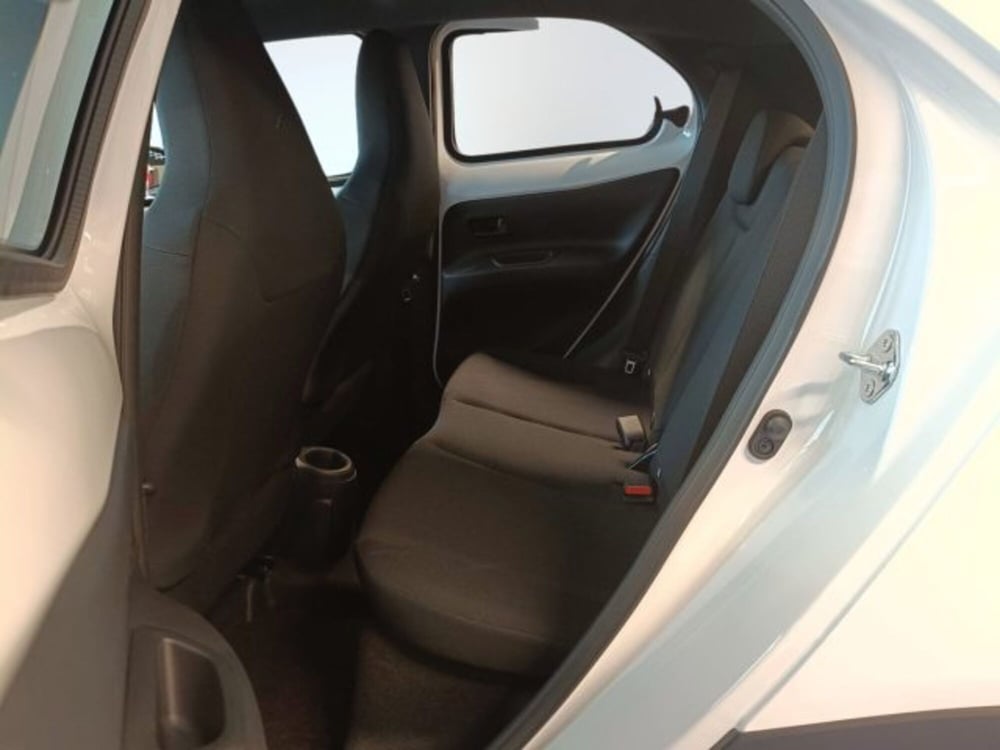 Toyota Aygo X nuova a Teramo (8)