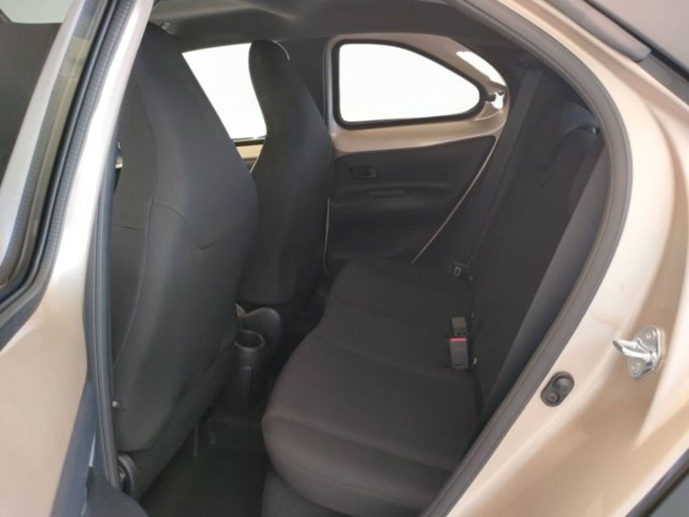 Toyota Aygo X nuova a Teramo (13)
