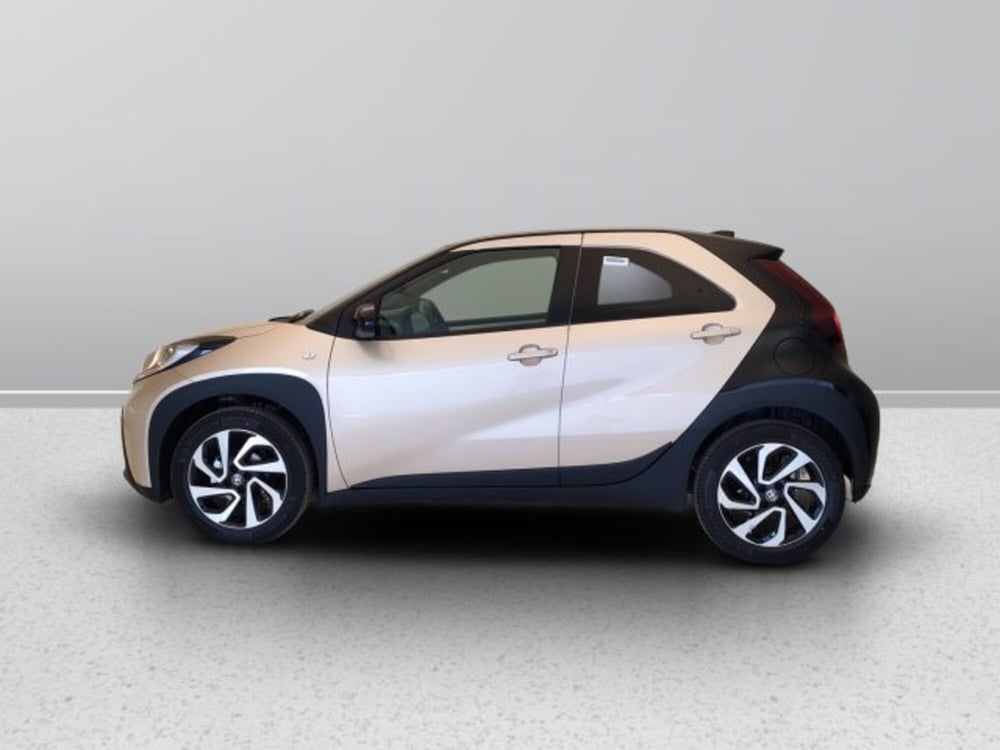 Toyota Aygo X nuova a Teramo (3)
