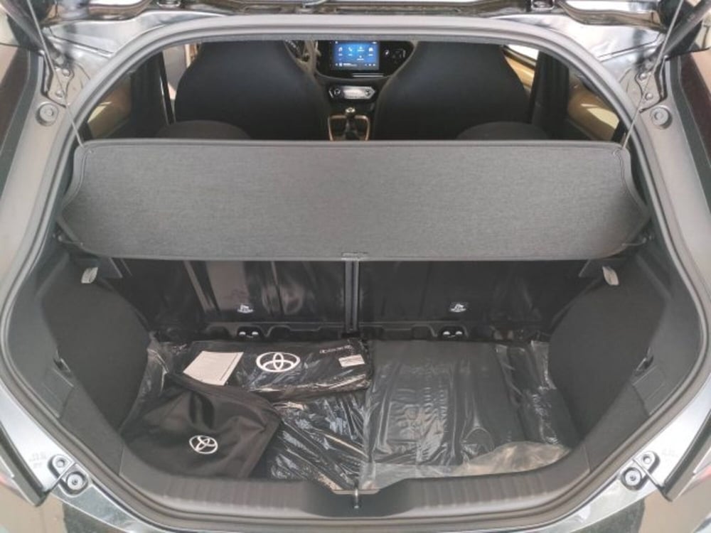 Toyota Aygo X nuova a Teramo (5)