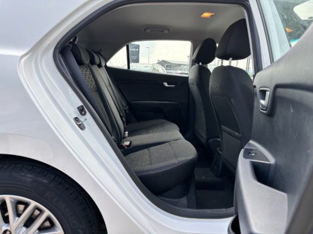 Kia Rio usata a Latina (10)