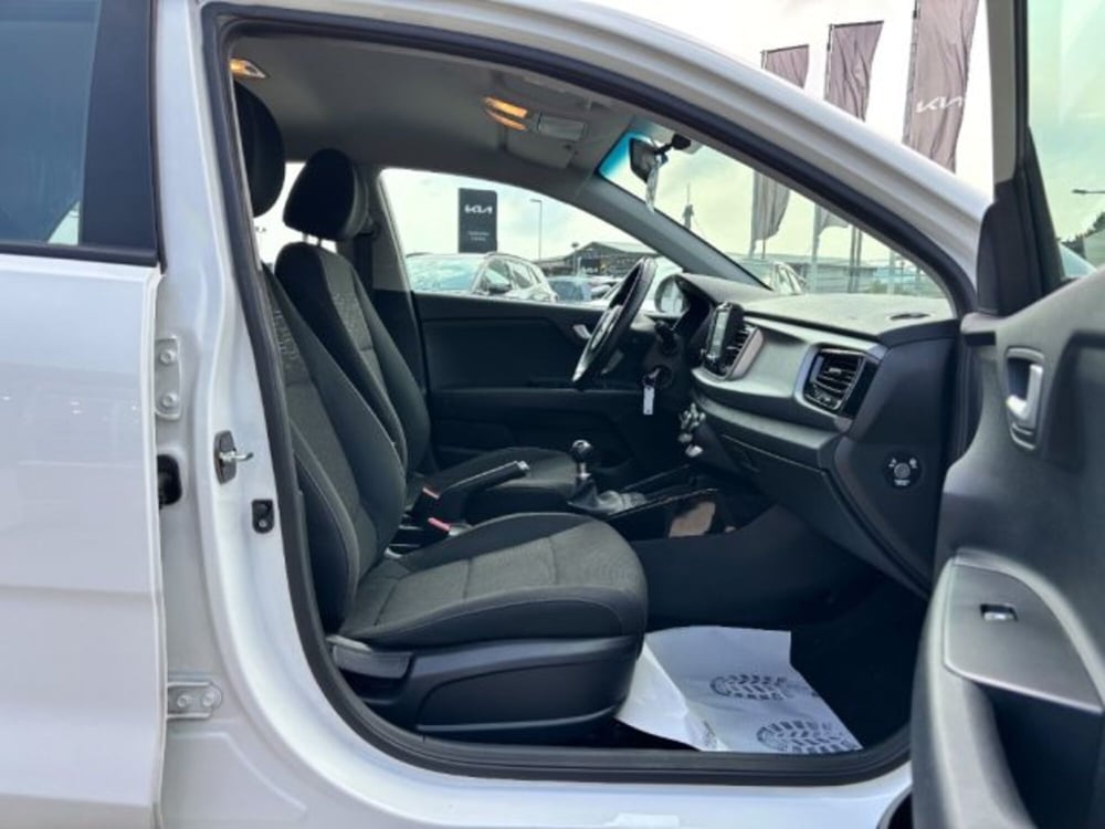 Kia Rio usata a Latina (8)