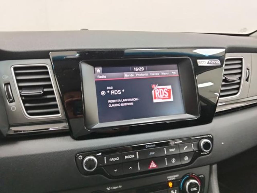 Kia Niro usata a Como (12)