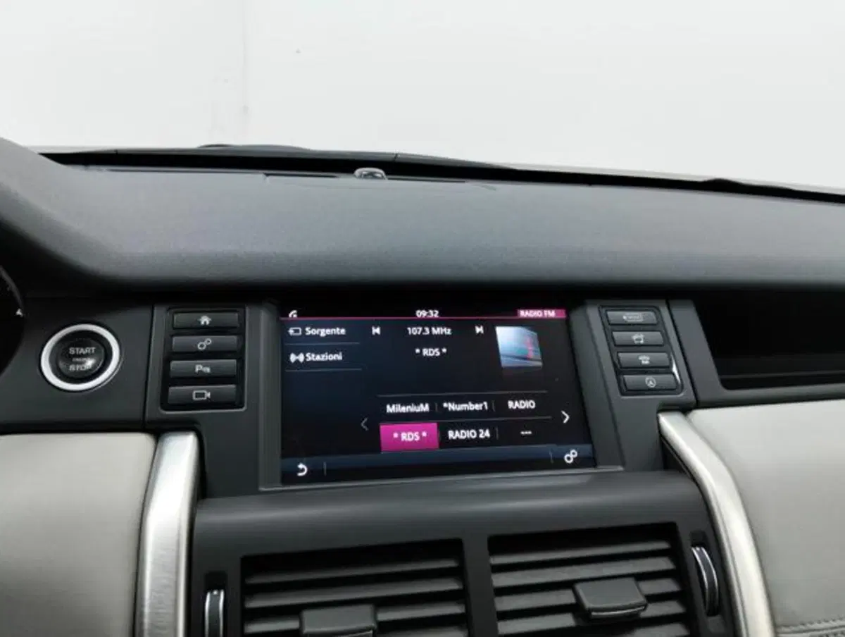 Land Rover Discovery Sport usata a Como (12)