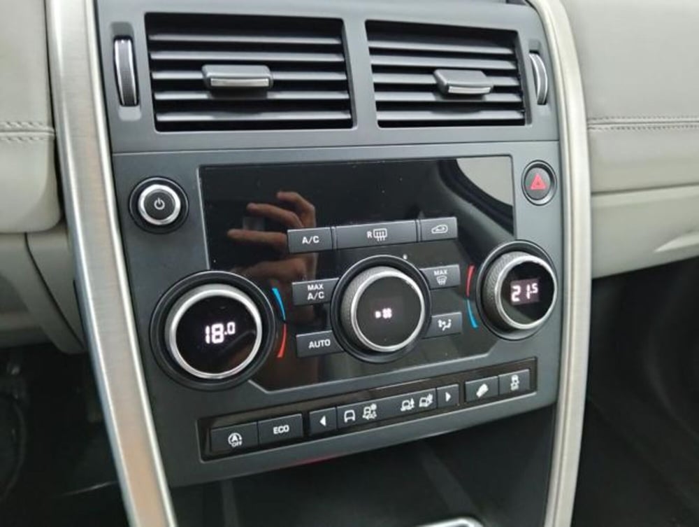 Land Rover Discovery Sport usata a Como (16)