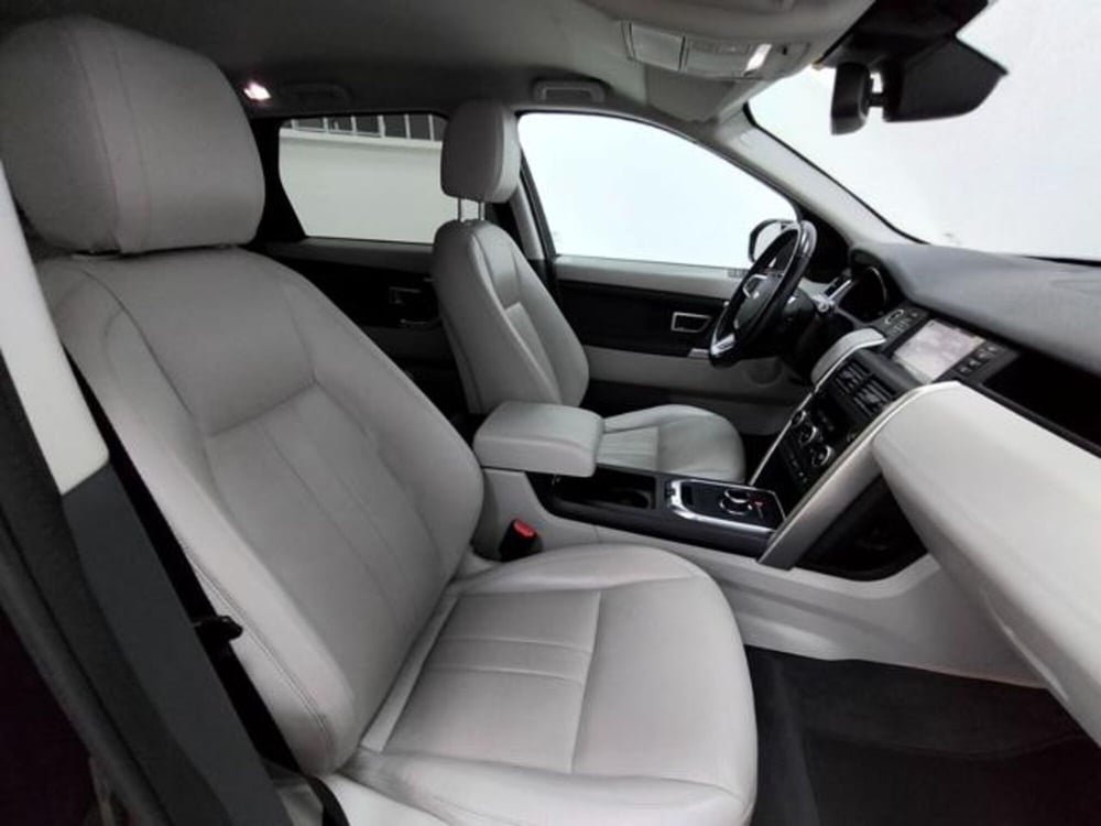 Land Rover Discovery Sport usata a Como (3)
