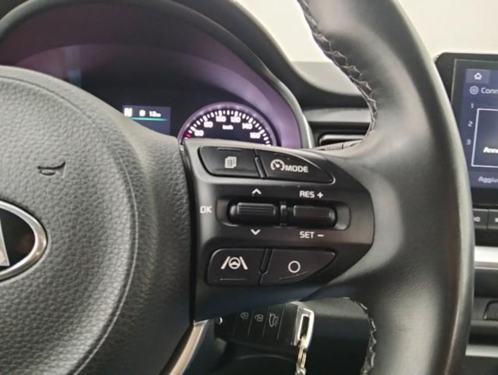 Kia Stonic usata a Como (11)