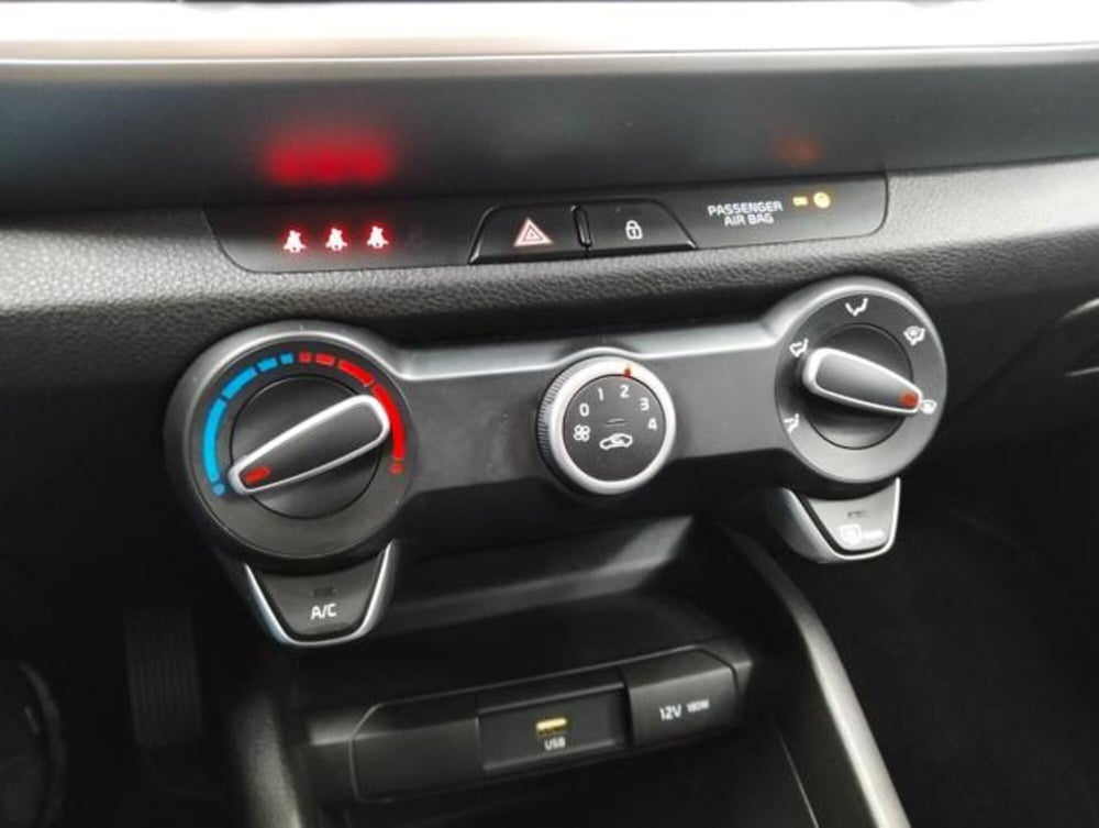 Kia Stonic usata a Como (17)