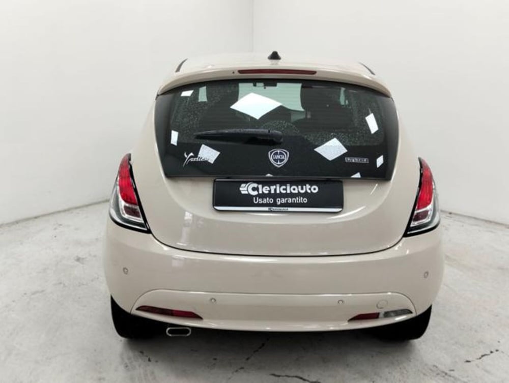Lancia Ypsilon usata a Como (7)