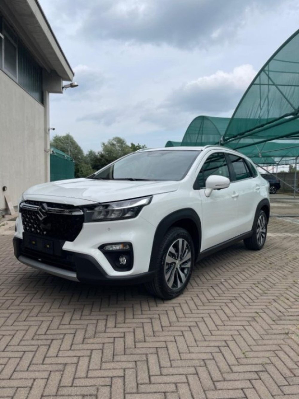 Suzuki S-Cross nuova a Novara (3)