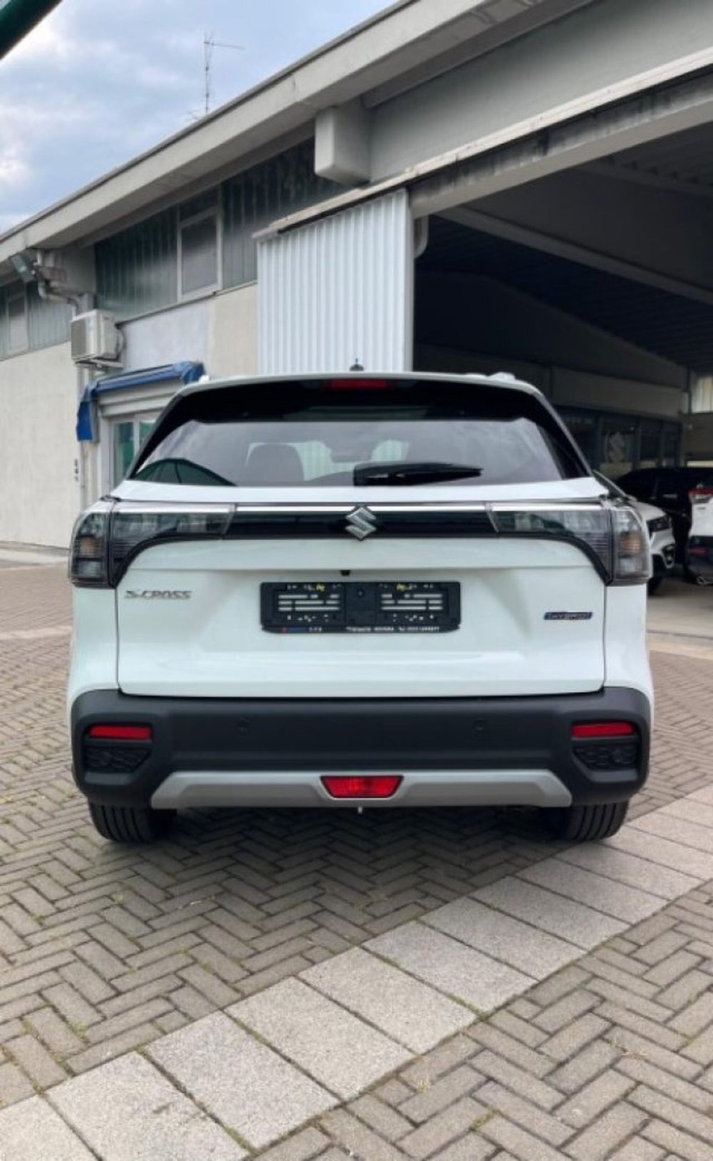 Suzuki S-Cross nuova a Novara (6)
