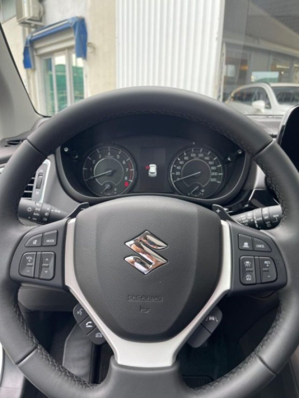 Suzuki S-Cross nuova a Novara (7)