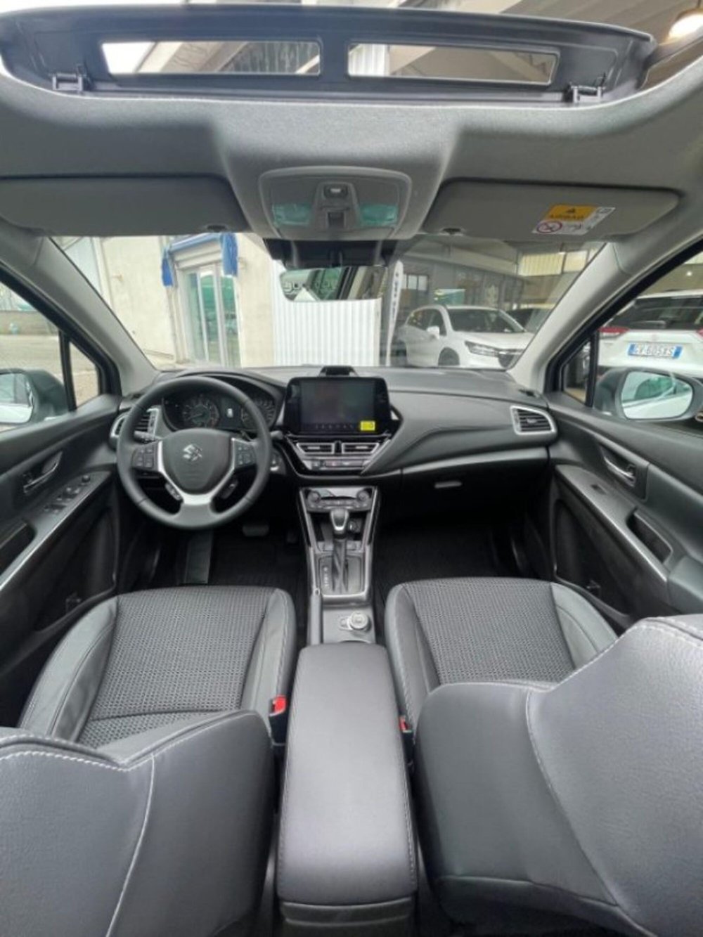 Suzuki S-Cross nuova a Novara (9)