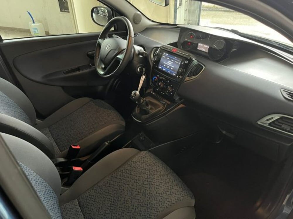 Lancia Ypsilon usata a Torino (8)