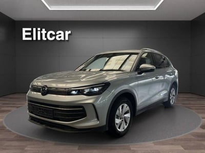 Volkswagen Tiguan 2.0 TDI 150 CV SCR DSG Life del 2024 usata a Magenta