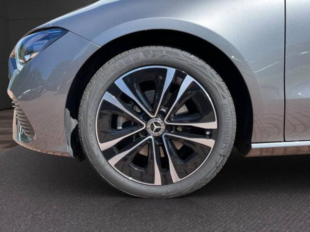 Mercedes-Benz CLA Shooting Brake usata a Milano (10)