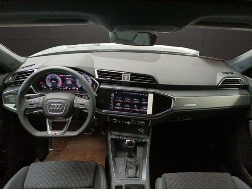 Audi Q3 Sportback nuova a Milano (12)