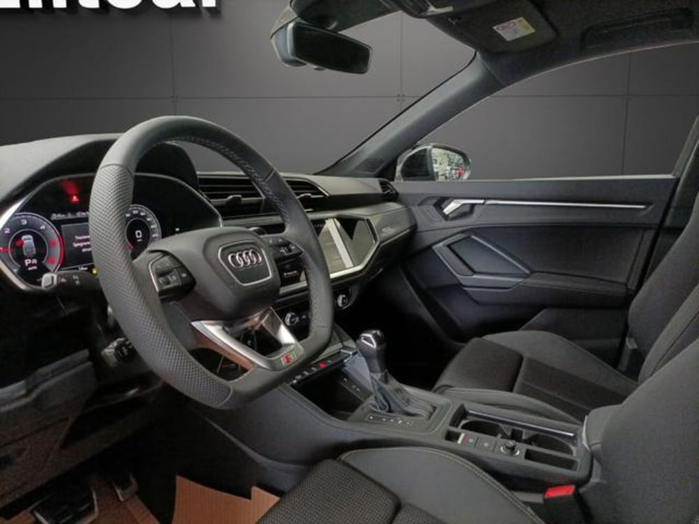 Audi Q3 Sportback nuova a Milano (14)