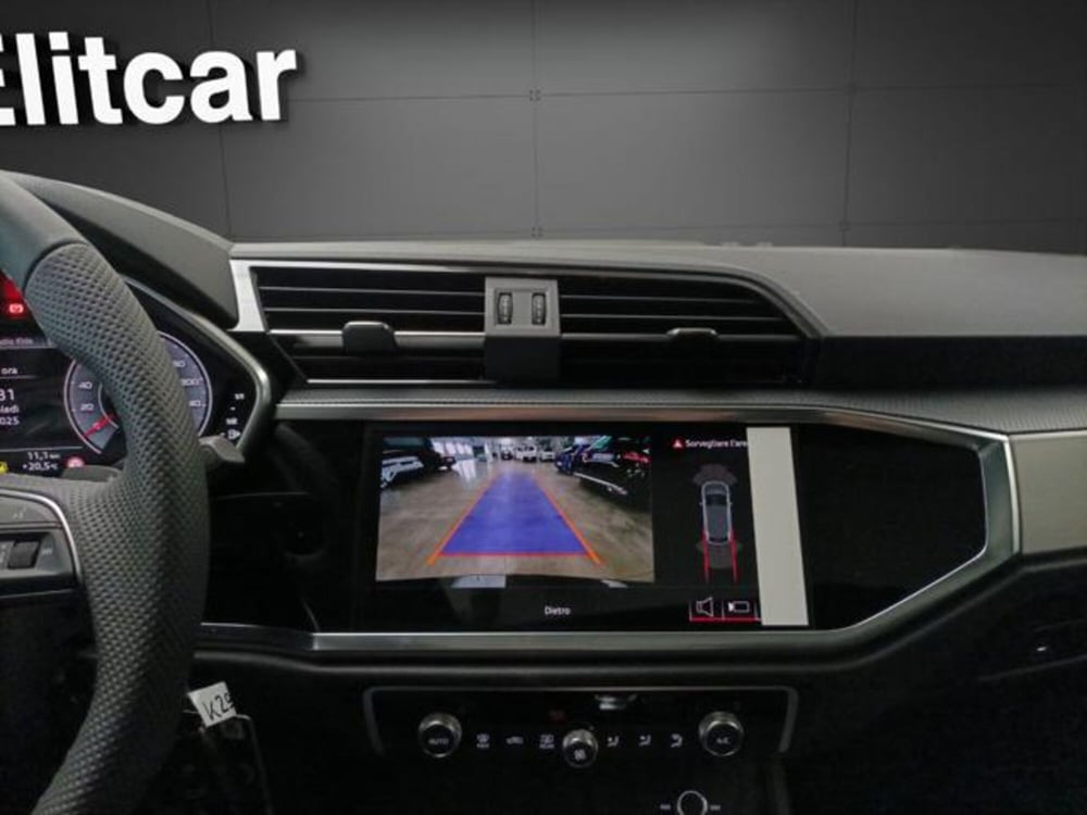 Audi Q3 Sportback nuova a Milano (16)