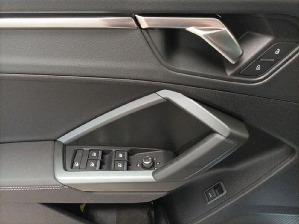 Audi Q3 Sportback nuova a Milano (17)