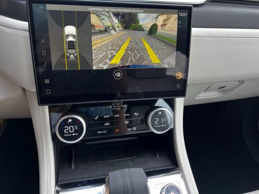 Jaguar F-Pace usata a Bergamo (10)