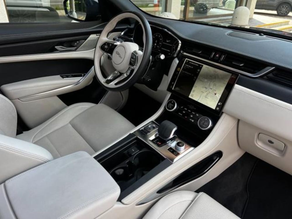 Jaguar F-Pace usata a Bergamo (17)