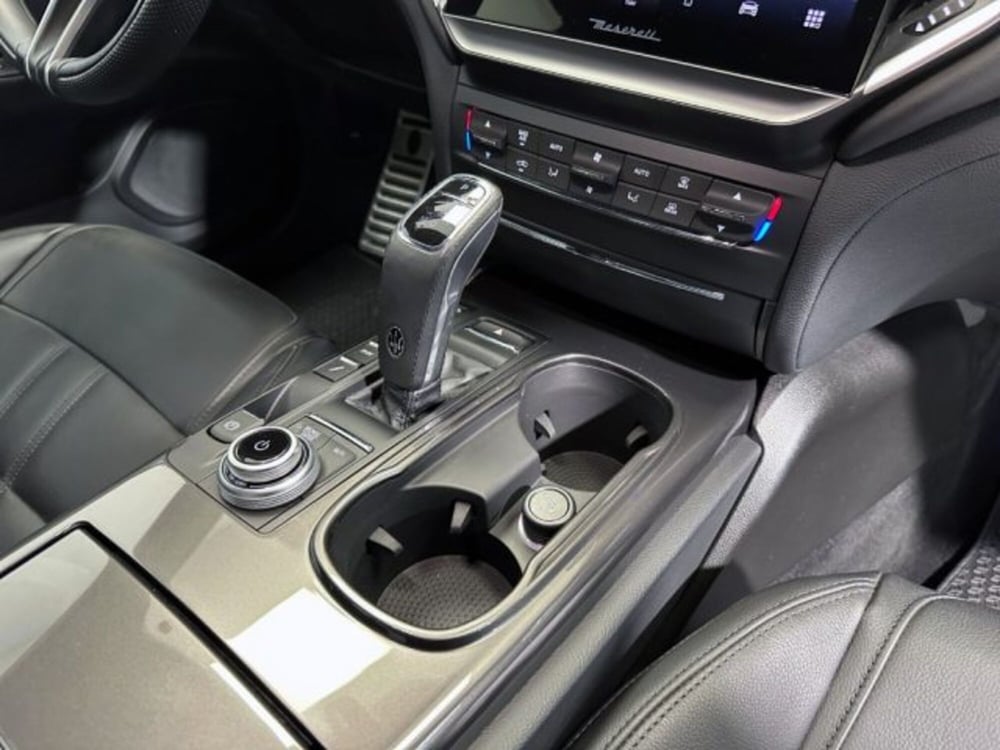 Maserati Ghibli usata a Modena (9)