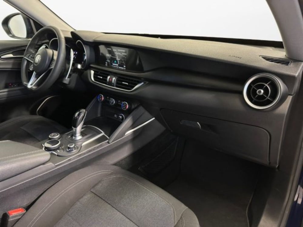 Alfa Romeo Stelvio usata a Modena (10)