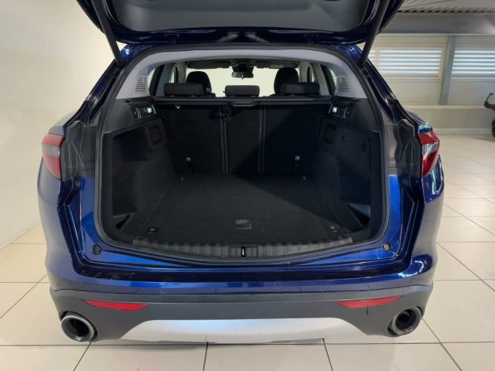 Alfa Romeo Stelvio usata a Modena (13)