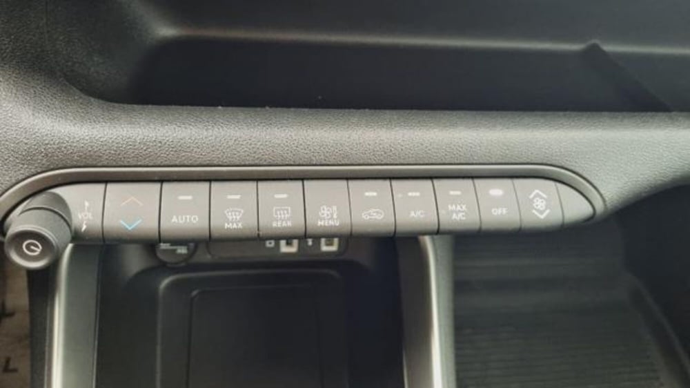 Jeep Avenger usata a Savona (13)